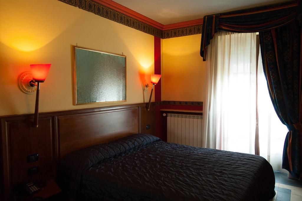 Hotel Giulio Cesare Торино Екстериор снимка